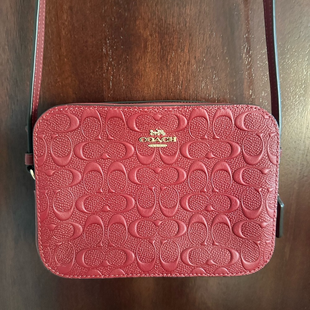 NWOT Coach crossbody camera bag in Cherry signature leather NWOT